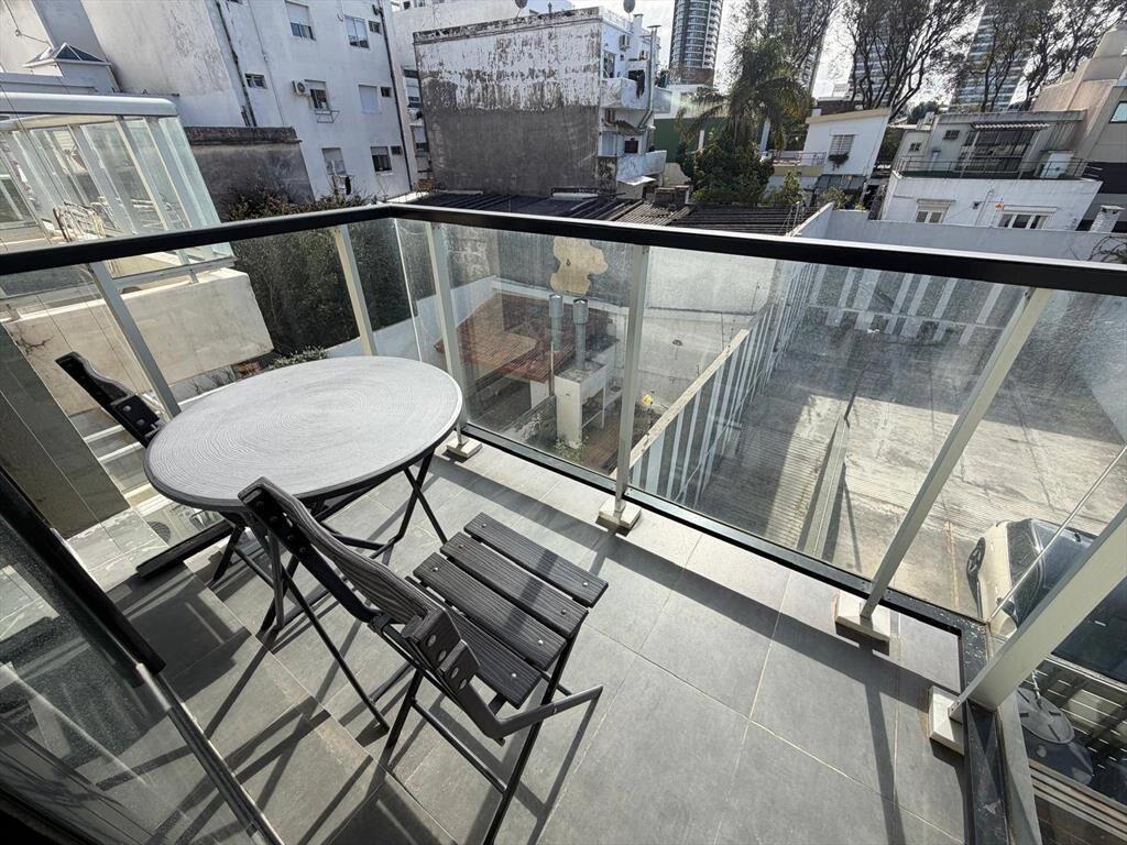 Alquiler de Apartamento en Rambla República de Chile con Mue