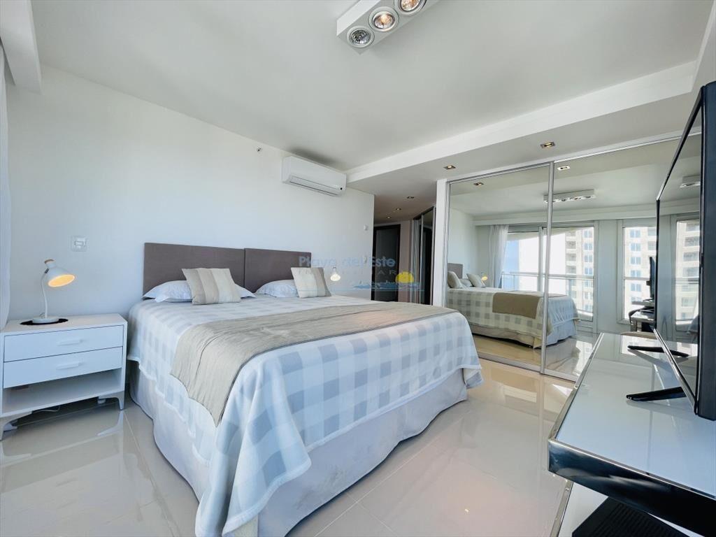 Apartamento con Vista al Mar de 3 Dormitorios y +
