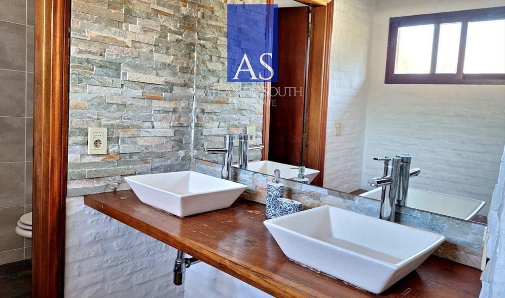 Casa moderna de 3 dormitorios piscina climatizada