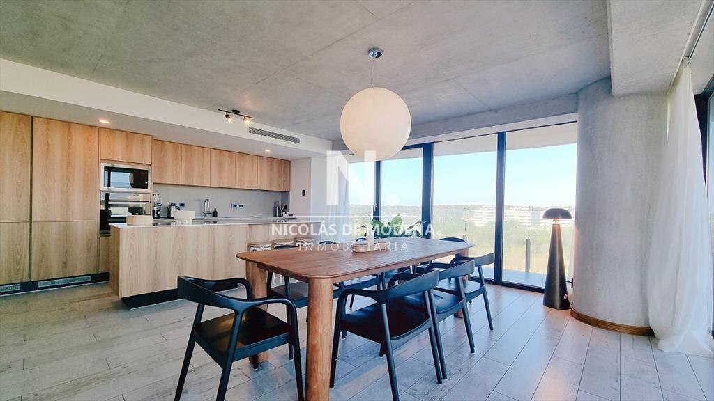 Apartamento piso bajo Surfside, 3 suites + den