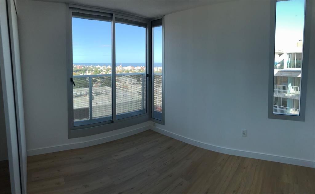 VENTA APTO 3 DORMITORIOS, 2 BAÑOS, MALVIN.