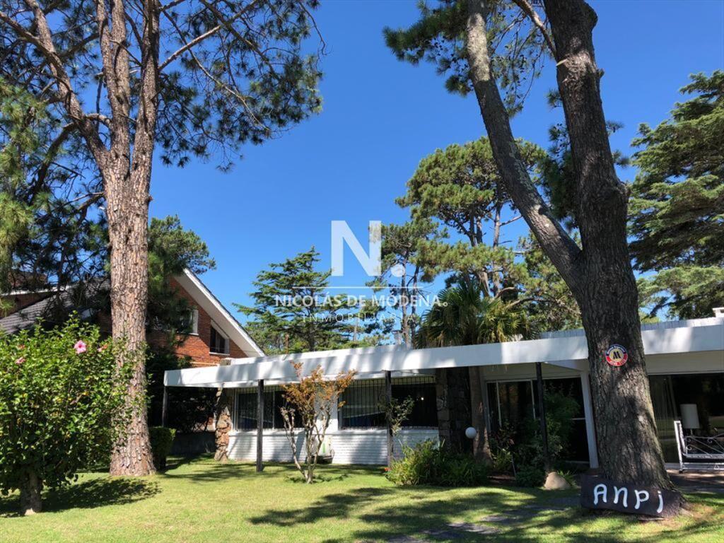 Alquila chalet de 4 dormitorios En zona residencial a metro
