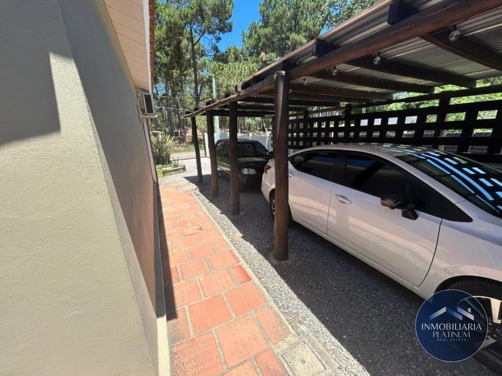 Casa en venta c/ cochera en El Pinar