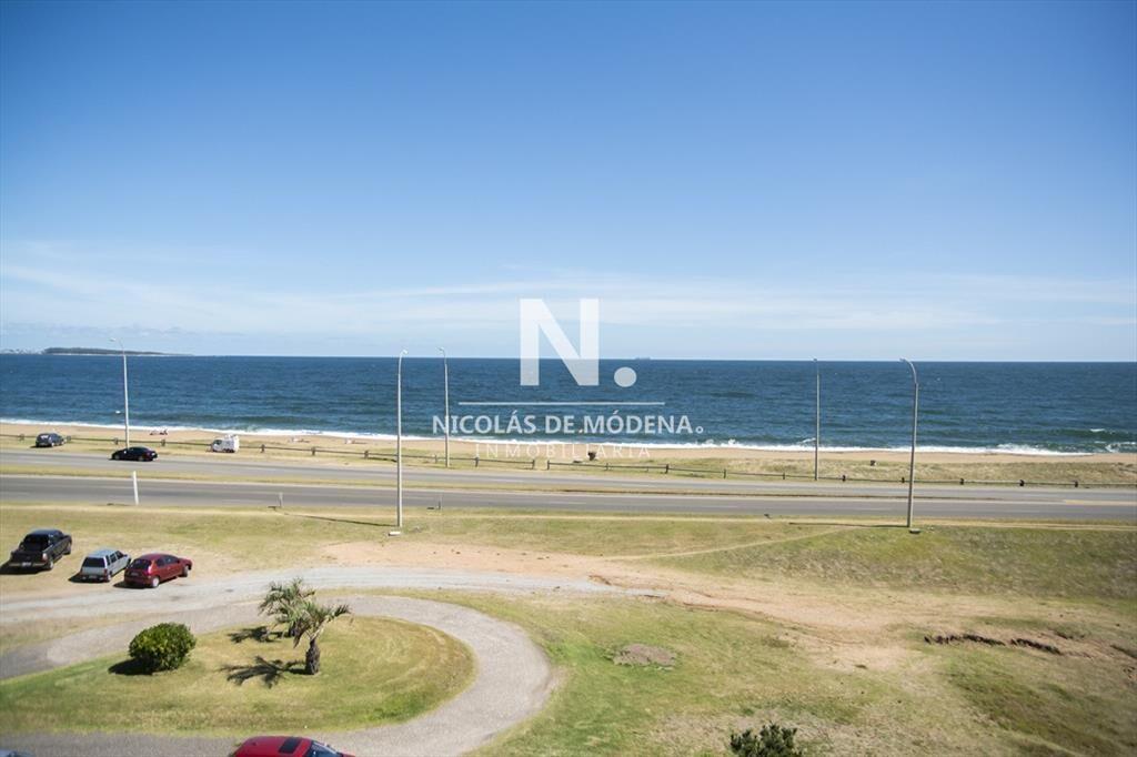 Espectacular PentHouse de primer linea frente al