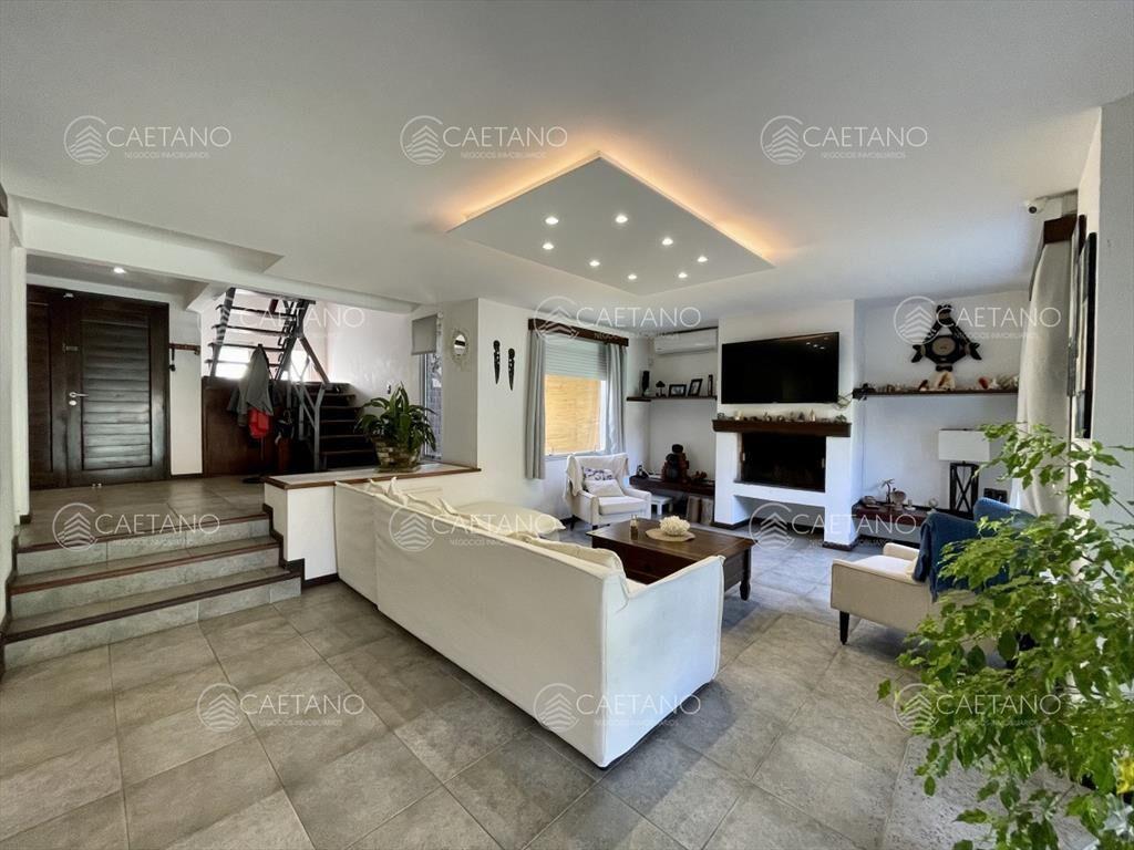 Venta casa 4 dormitorios Pinares Punta del Este