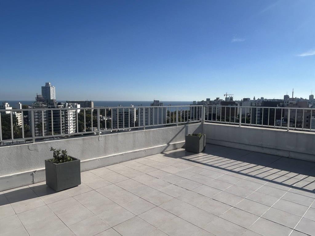 Venta de Apartamento con 1 dormitorio y garaje en Punta Carr