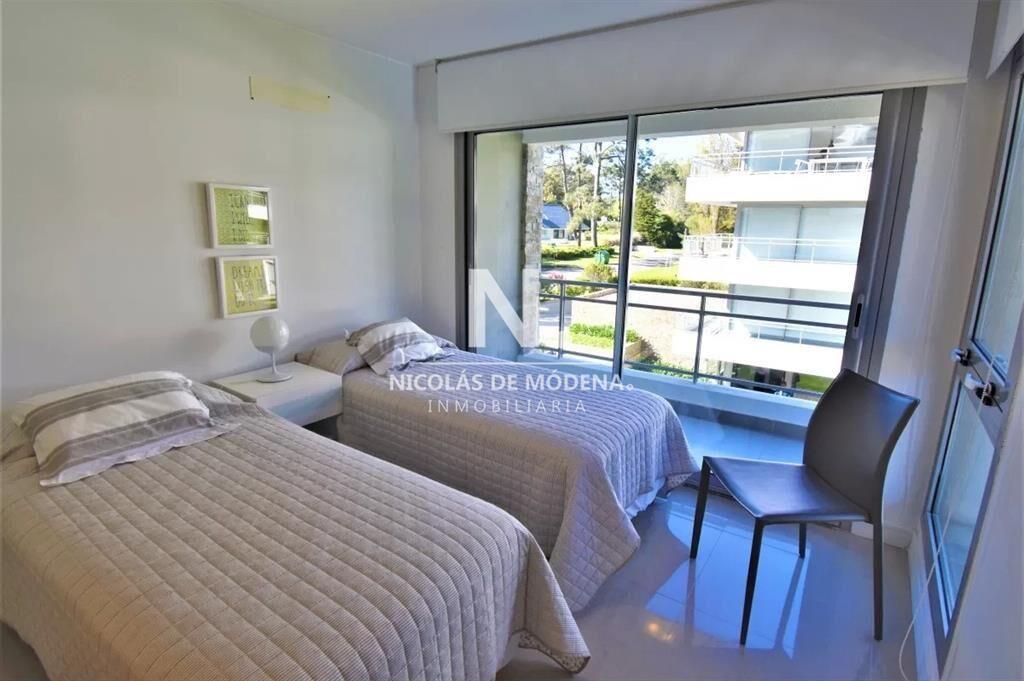 Departamento de 3 dormitorios en venta en  del