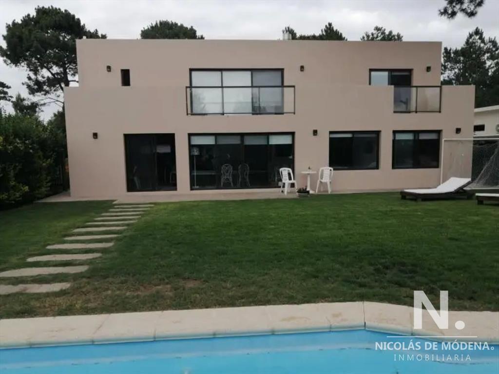 Casa moderna en La Residence