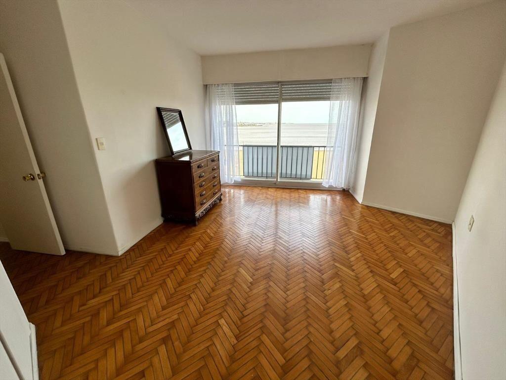 Rambla y Juan María Pérez, 130 m2 , gran terraza, reciclado