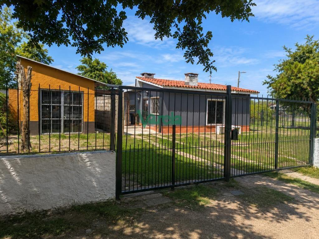 Casa mas apartamento en venta en Shangrilá
