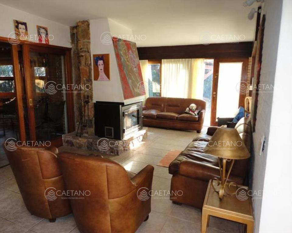 Venta y alquiler temporario de gran casa en a una