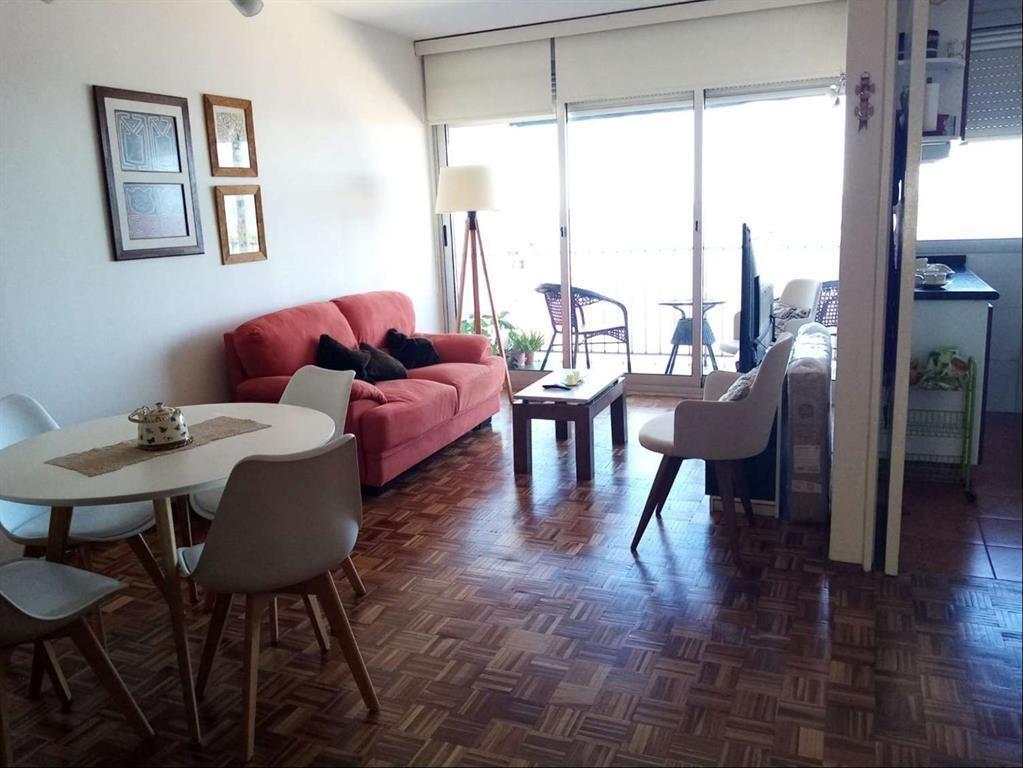 SOBRE RAMBLA PISO ALTO SEMI EQUIPADO