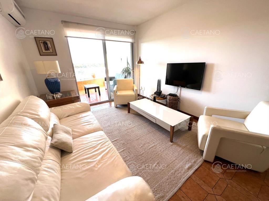 apartamento en venta zona shopping punta, 2 y