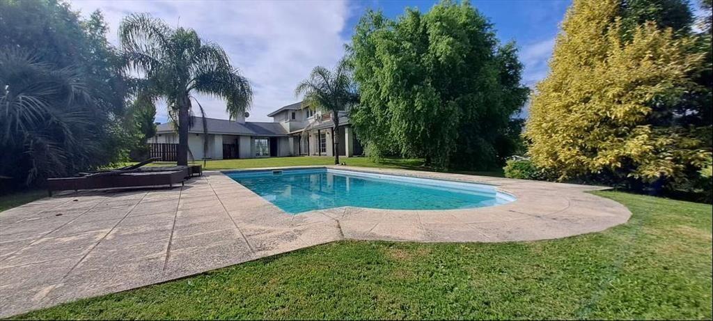 Venta Gran Residencia Colinas de Carrasco Vista al Lago 3 d