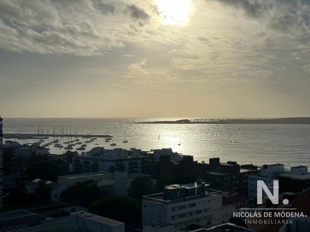 Vende apartamento de 3 dormitorios en Torre Gattas, Punta d
