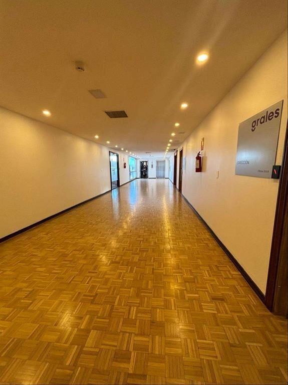 Venta Oficina con renta edificio corporativo Ciudad Vieja