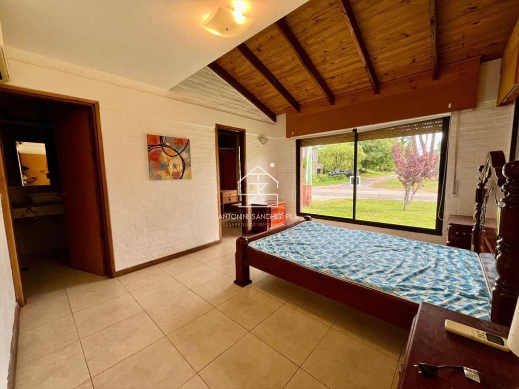 VENTA CASA DE 4 DORMITORIOS PUNTA DEL ESTE