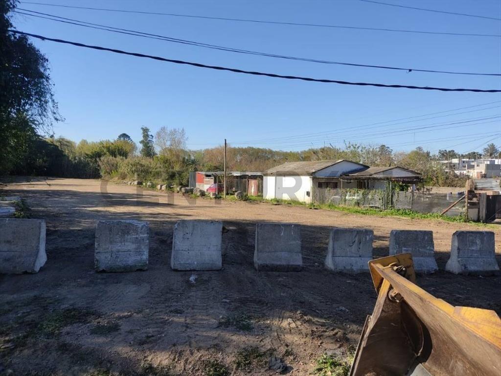 Terreno en Lezica, gran Metraje, acepta Permuta