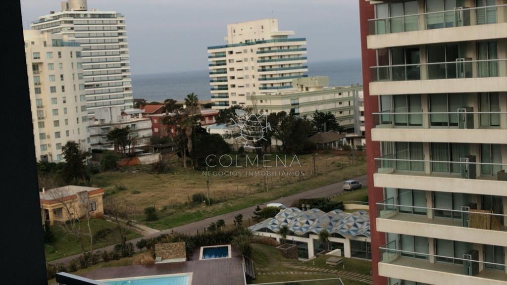 Torre esmeralda a metros de playa brava