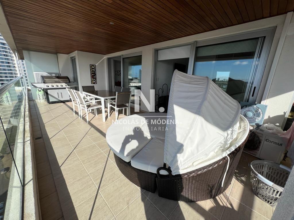 Iluminado departamento en Venta en Punta del Este