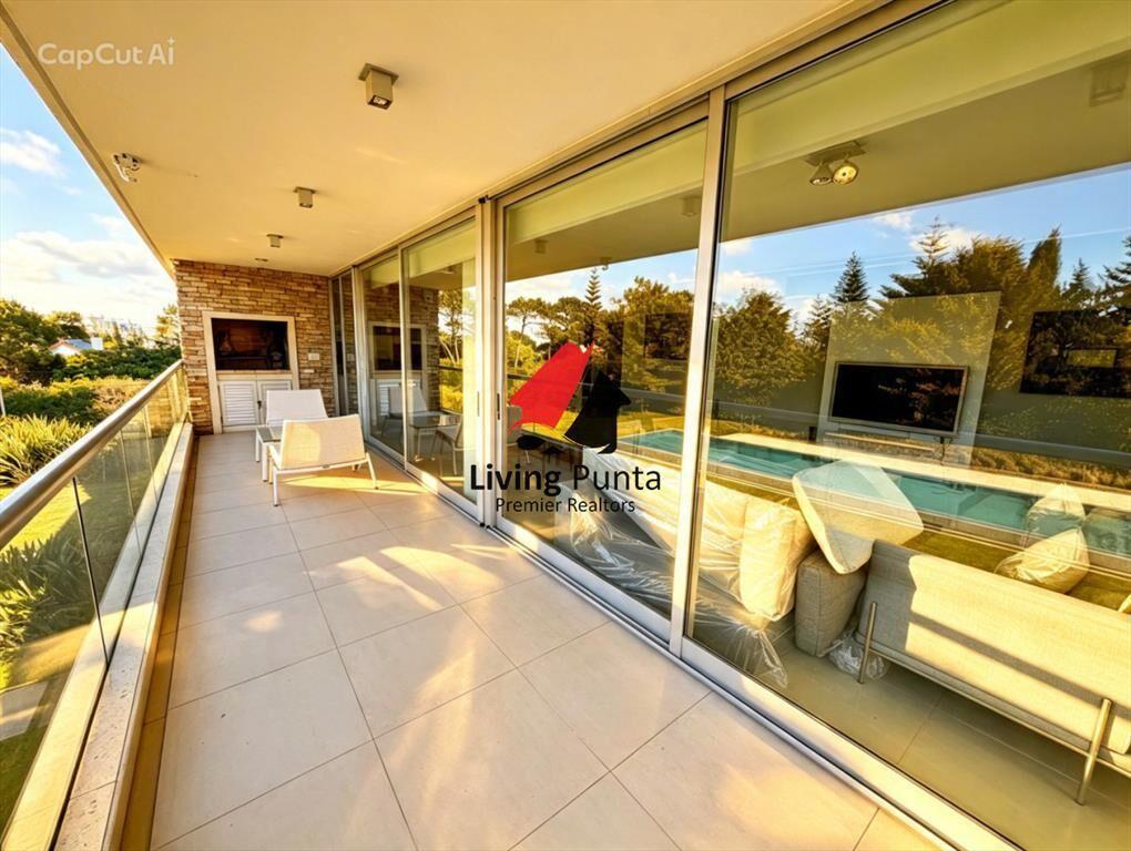 espectacular apartamento de 2 suitesaa, en playa brava