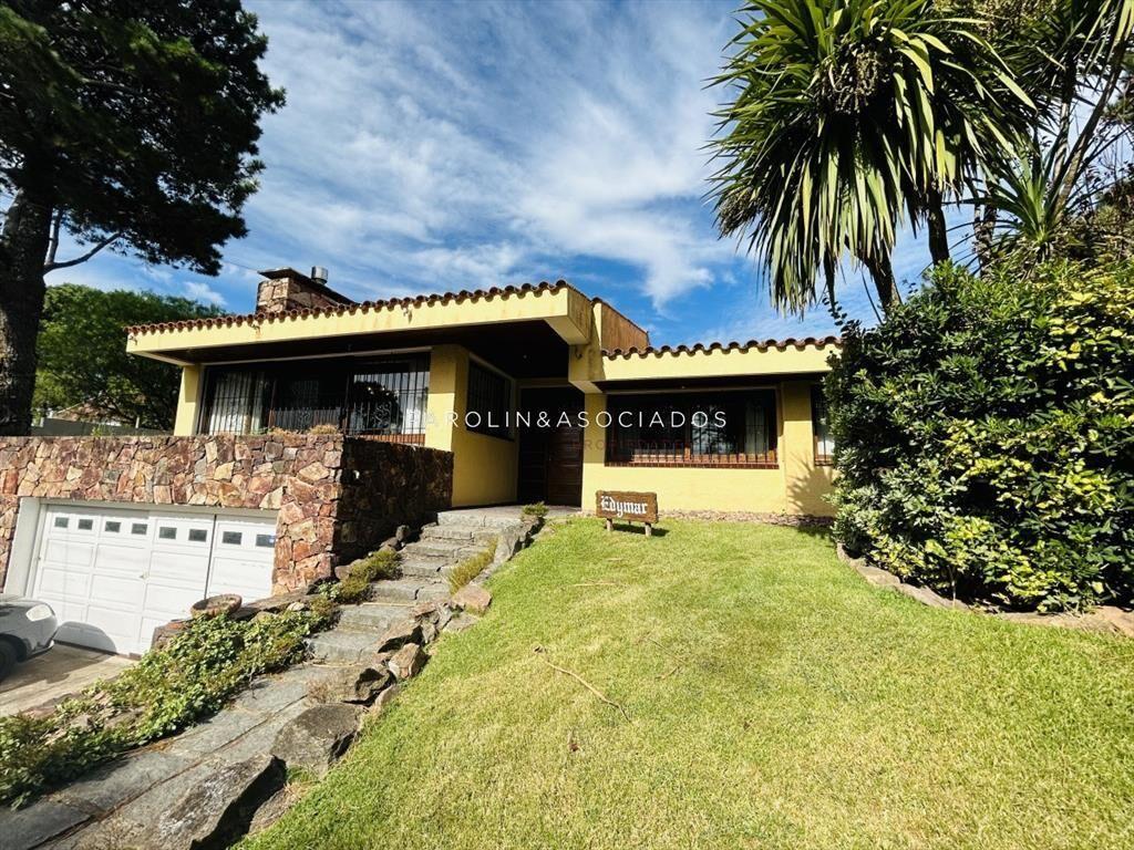 Casa en venta en zona residencial de Pinares, Punta del Est