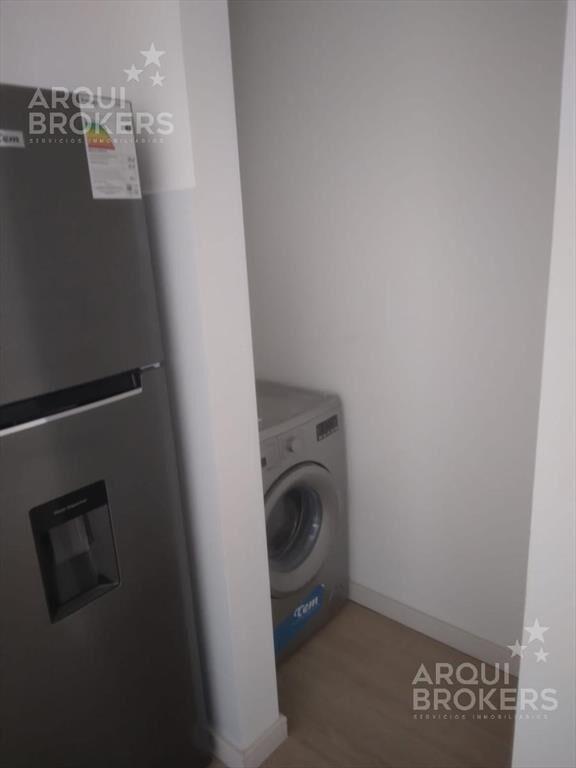 Apartamento de 2 dormitorios en venta en  Tres Cruces
