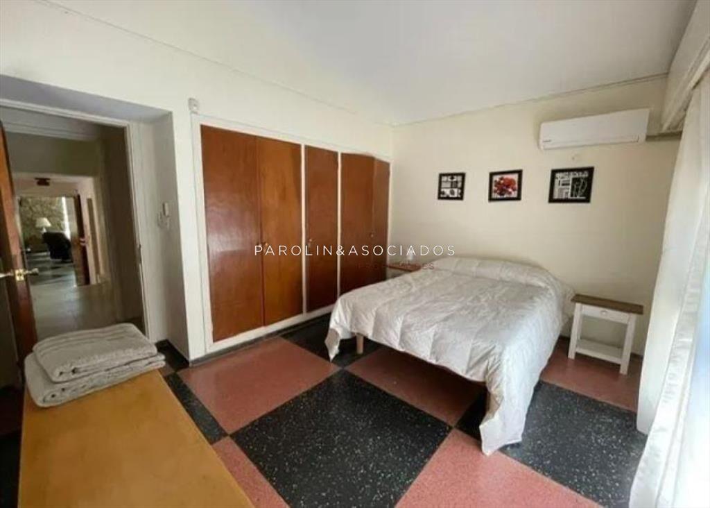 Casa en venta de 5 dormitorios en Mansa, Punta del Este.