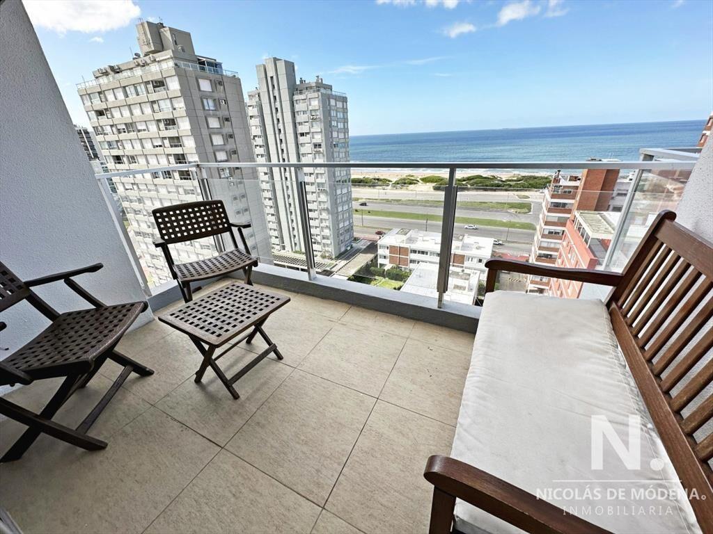 Apartamento con vista a Playa Brava y Playa Mansa, 2 dormit