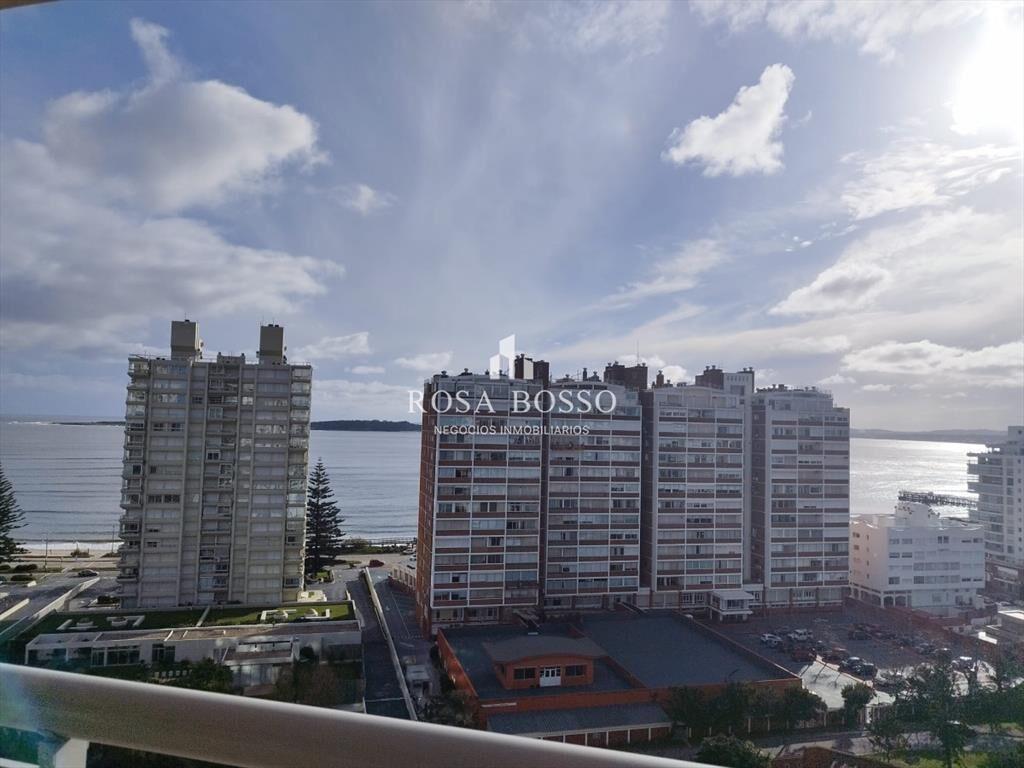 Apartamento en venta en playa brava de Punta del