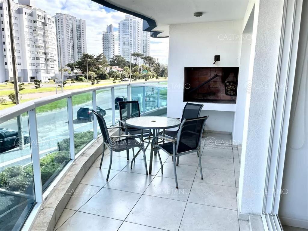 Venta apartamento 2 dormitorios playa mansa Punta