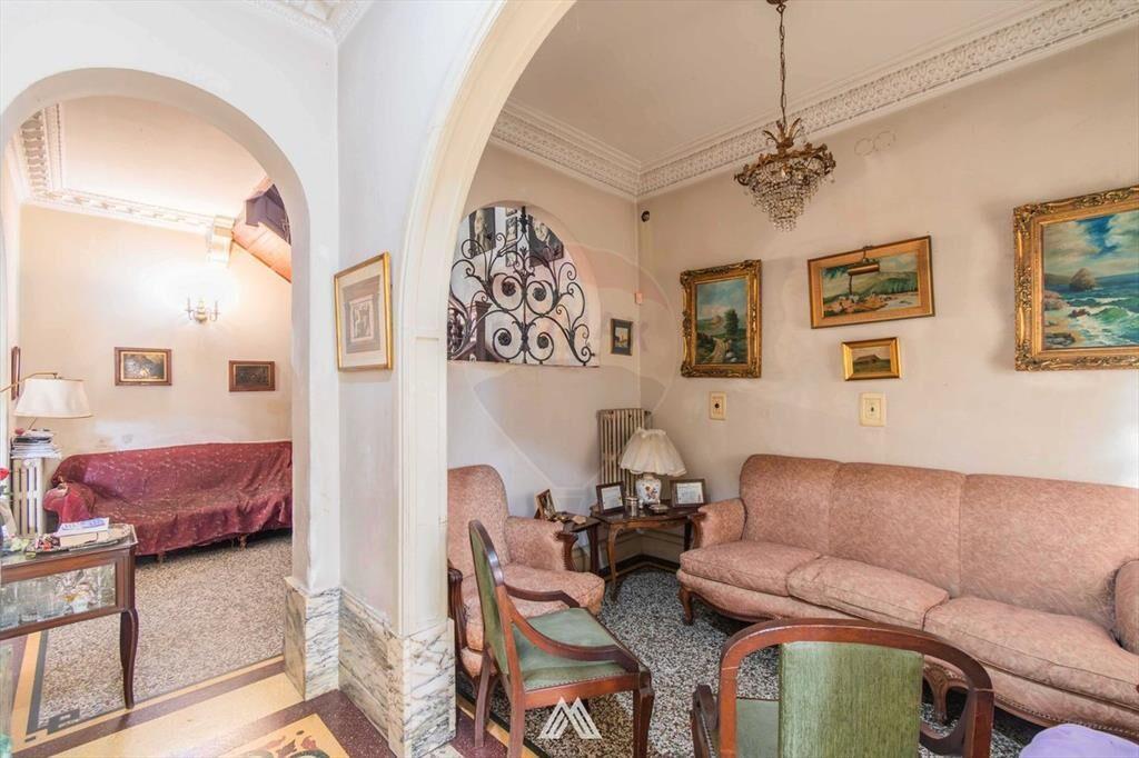 VENTA DE TRIPLEX EN PUNTA CARRETAS CON GARAJE