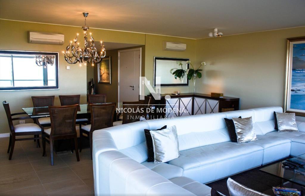 Apartamento de 3 dormitorios en Suite en Edificio
