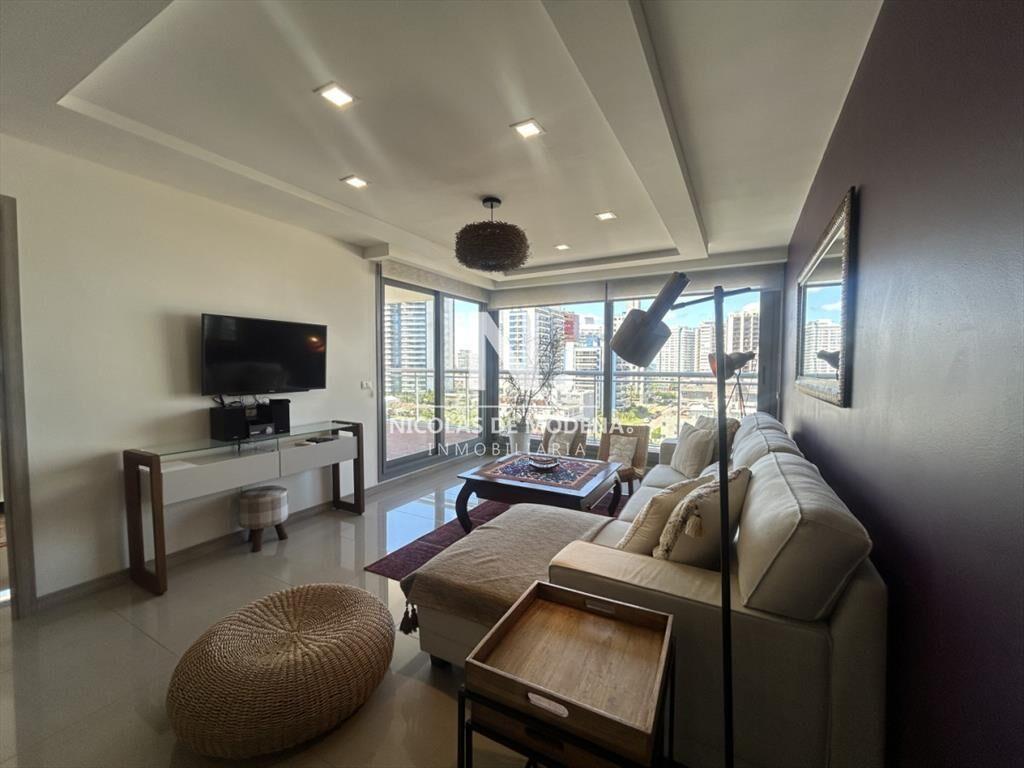 Venta apartamento de 2 dormitorios, 3 baños y en