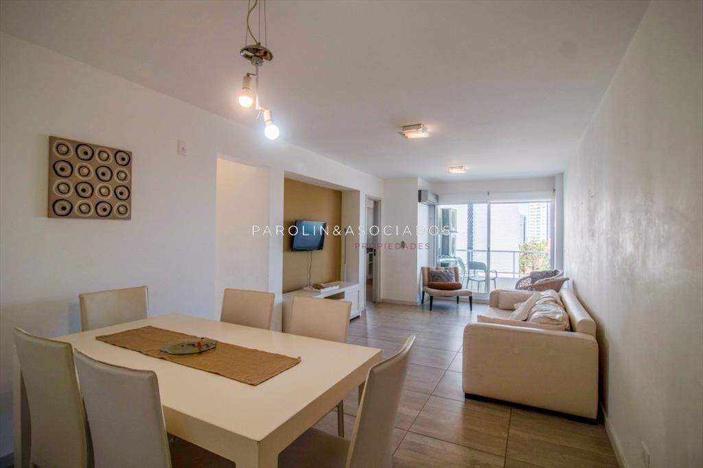 Apartamento de 2 dormitorios en venta en edificio Botavara,