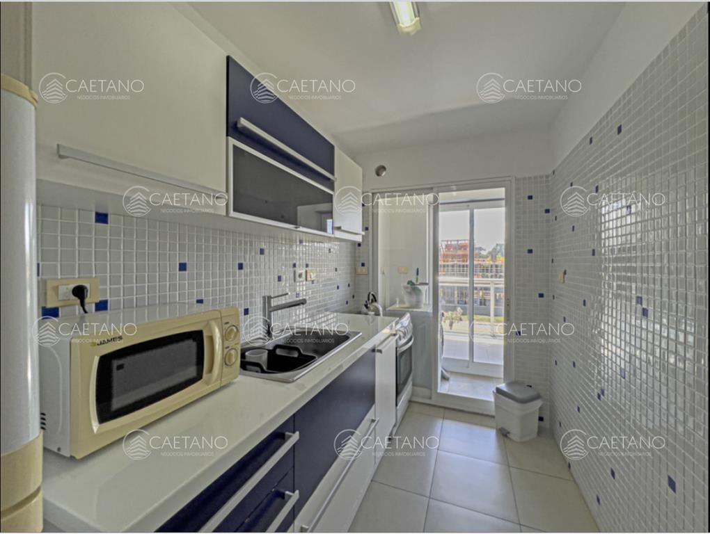 Venta. apto. Torre con servicios