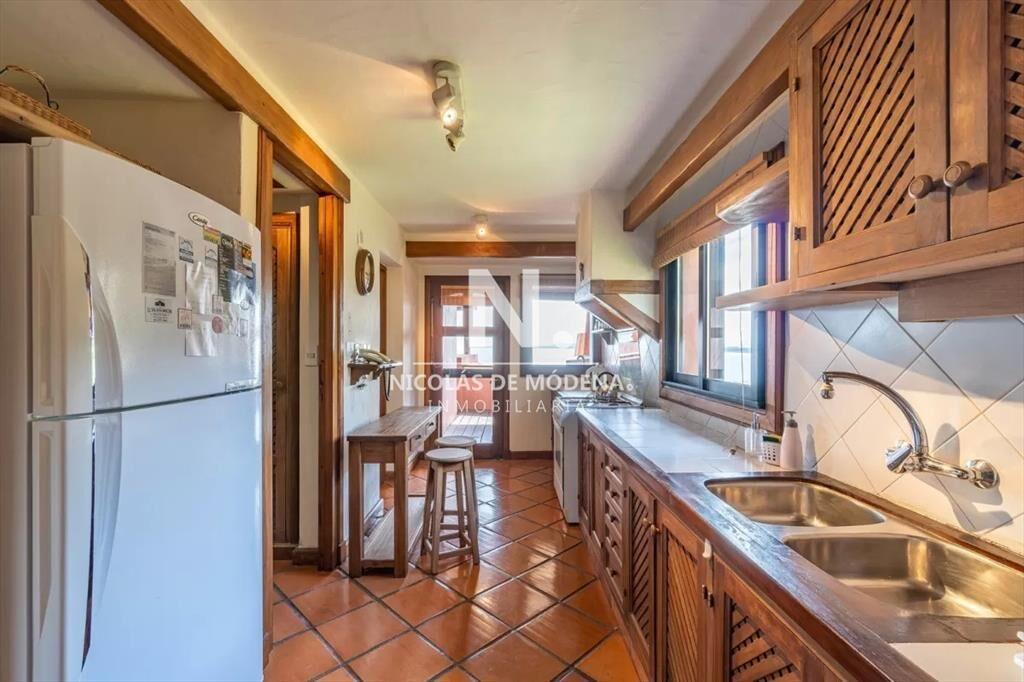 En venta apartamento de 3 dormitorios en Punta