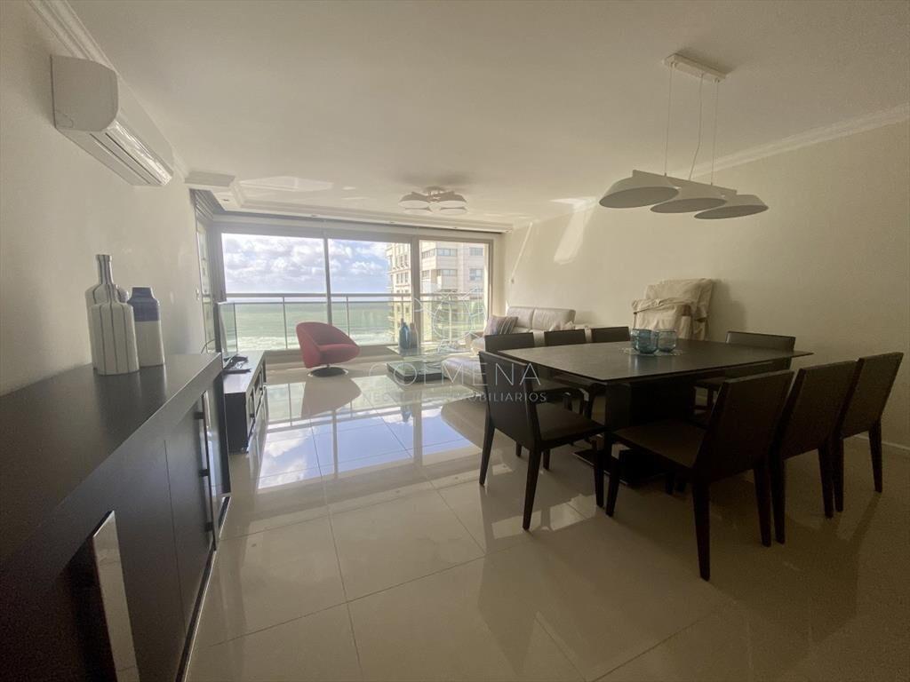 Vende apartamento de 3dormitorios en Brava- Punta