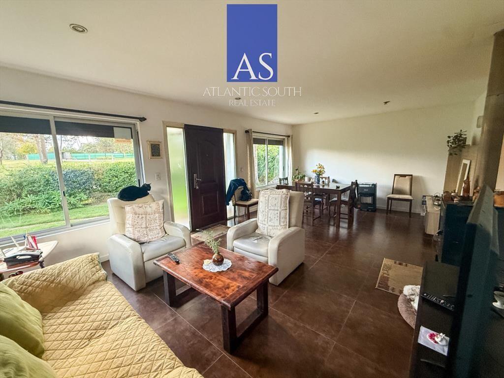 VENTA CASA 3 DORMITORIOS + LOFT 2 SUITES JARDINES