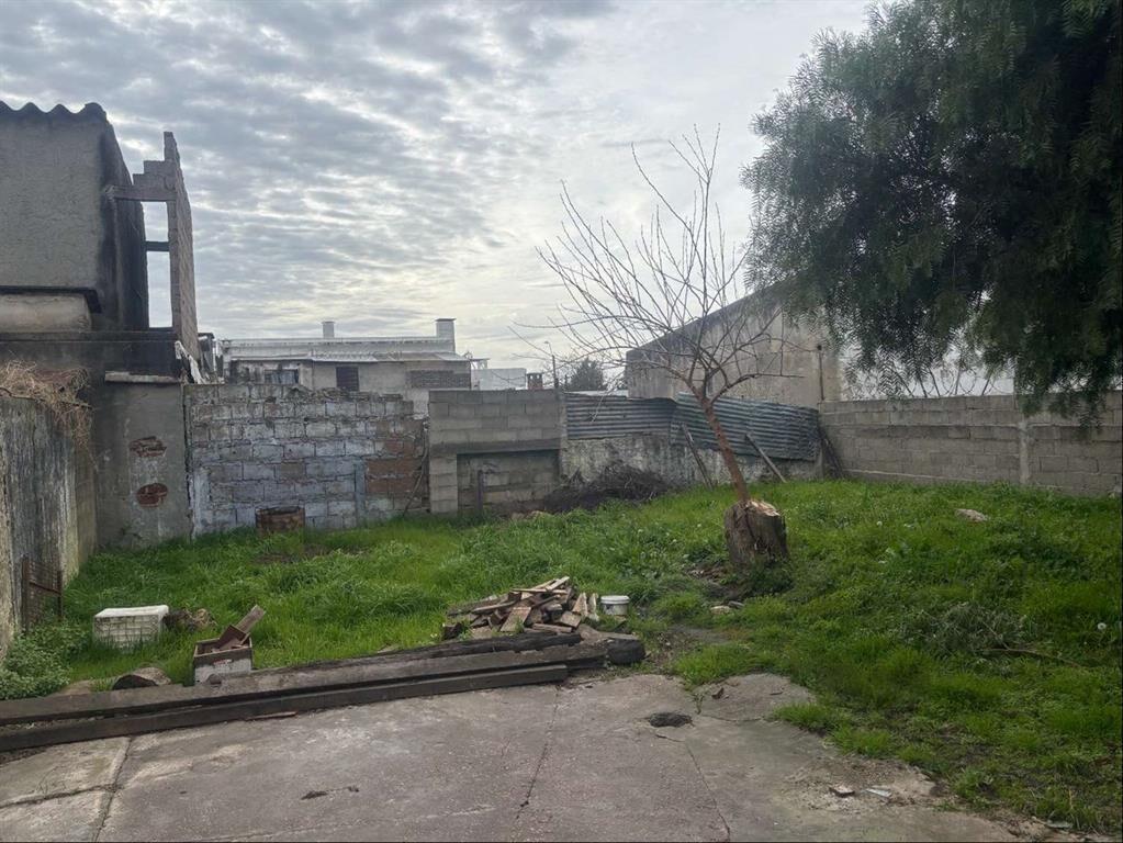 Muy buen local comercial en La Paz.