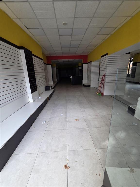 8 de Octubre y Serrato, 160m2, 5 mts de frente!!