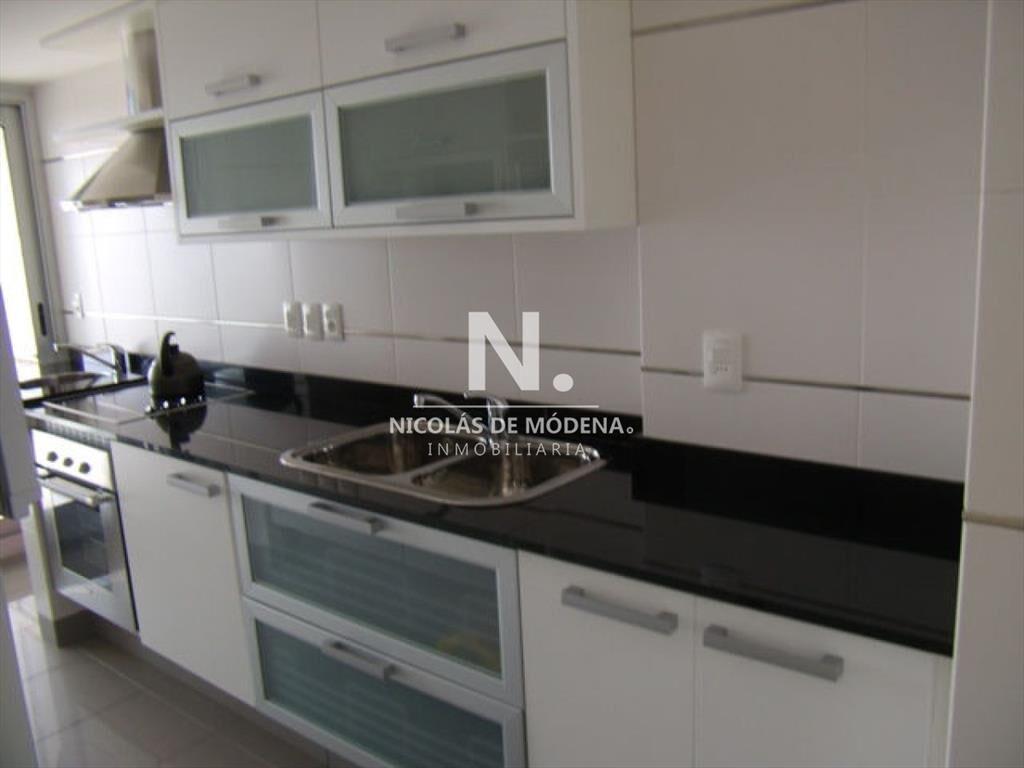 Apartamento en venta de 2 dormitorios en Punta Del Este