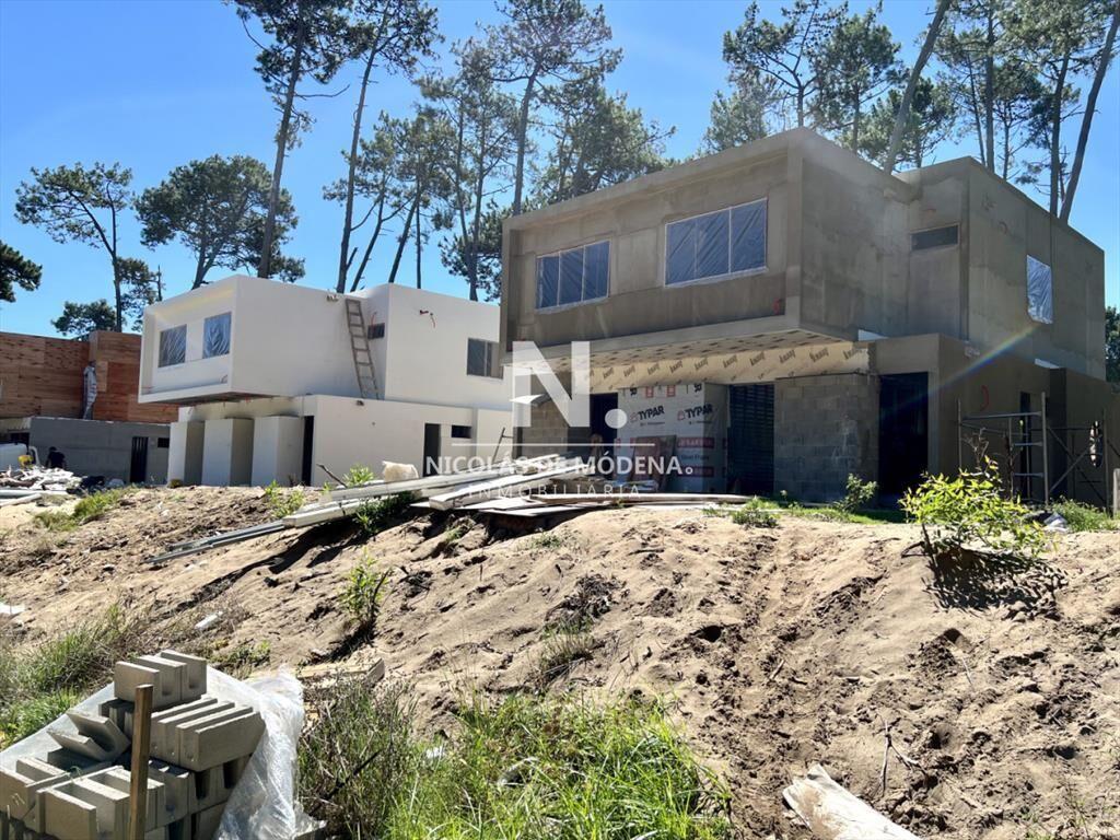 Casa a estrenar en Pinares. Precio lanzamiento.