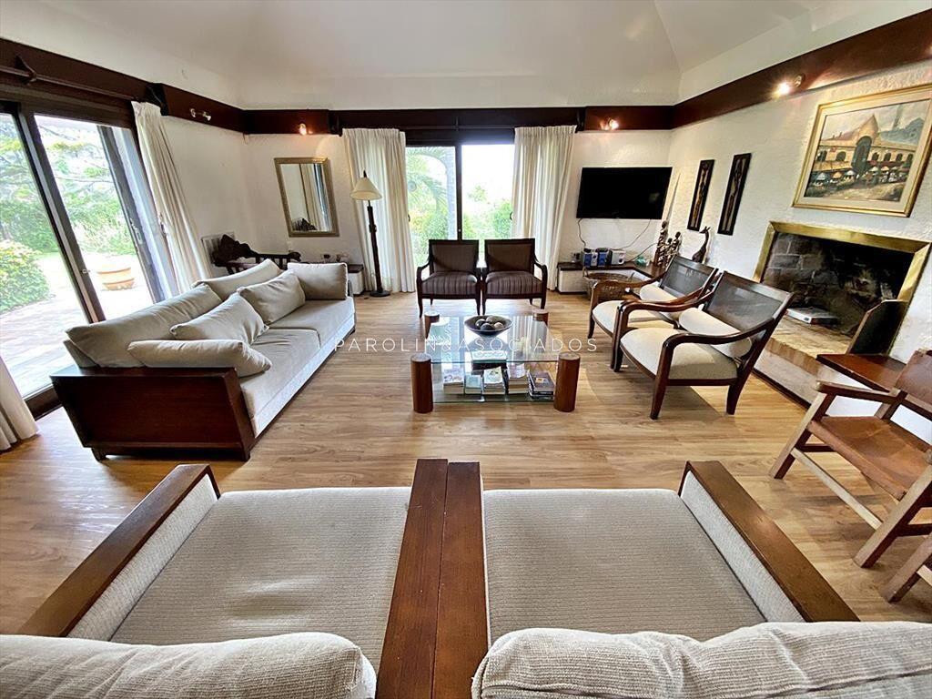 HERMOSA CASA EN MANSA