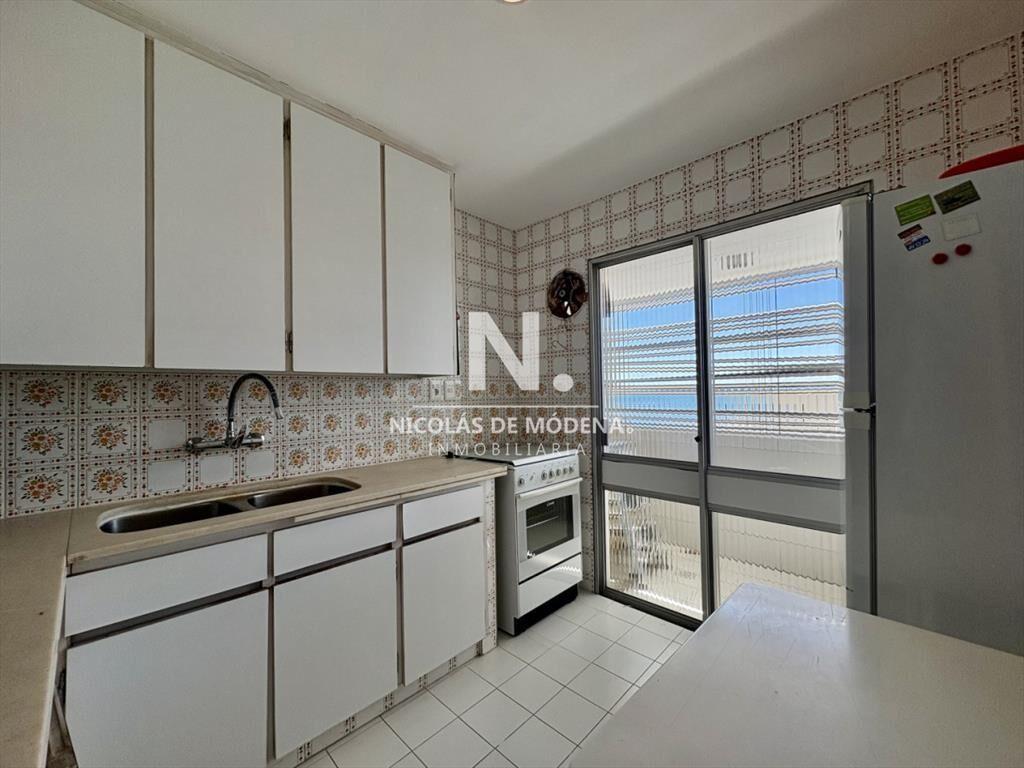 En venta apartamento de 4 dormitorios con vista