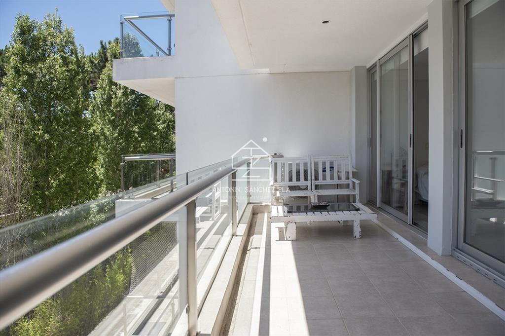 Departamento de 2 dormitorios proximo al mar y Punta Shoppi