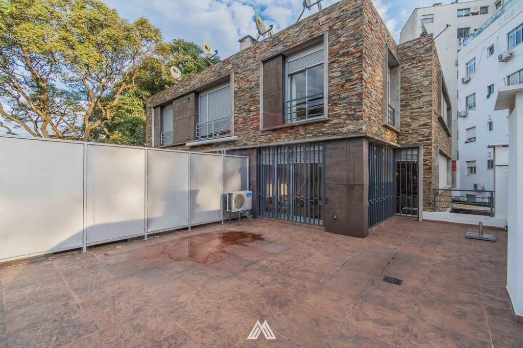VENTA POCITOS APTO 2 DORM TERRAZA + GJE AMUEBLADO