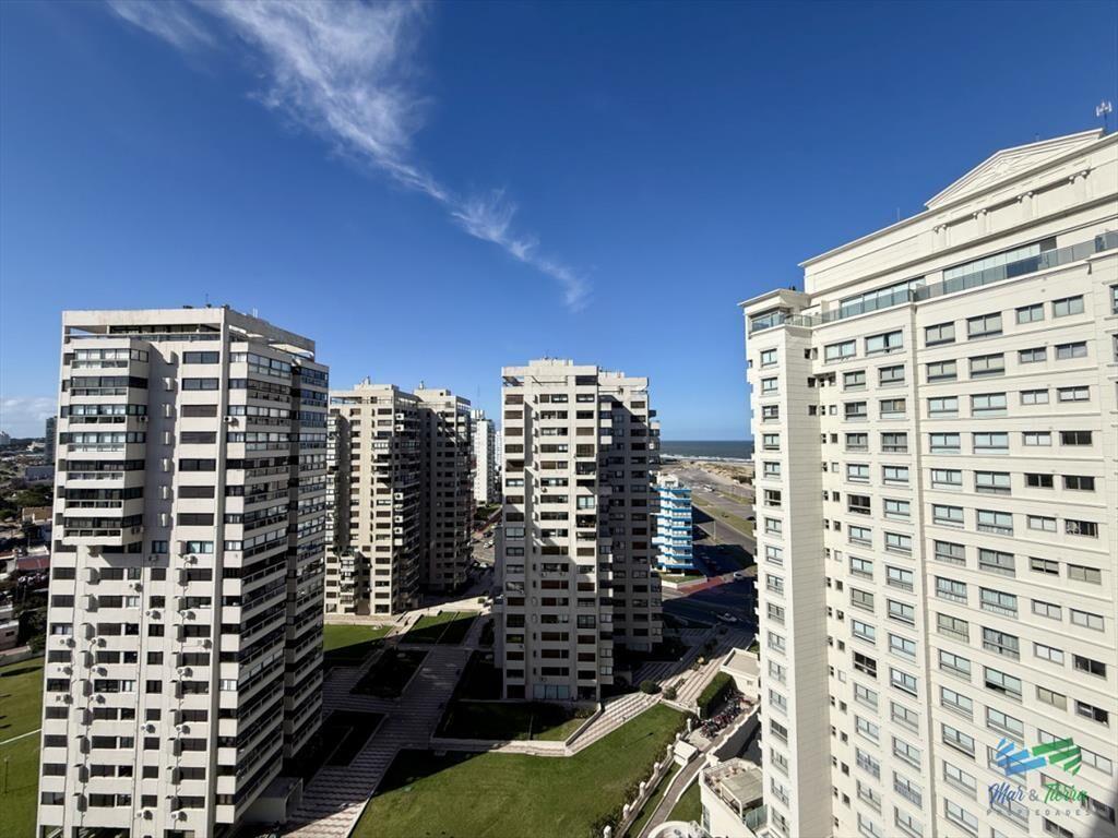 En venta apartamento 2 dormitorios en Imperiale,