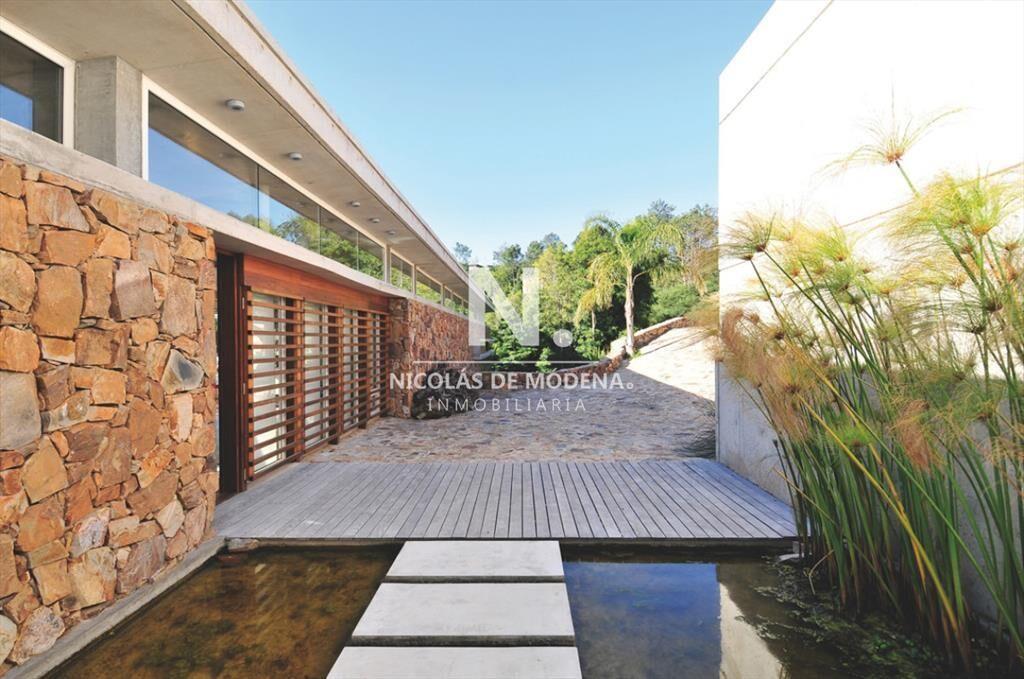 Casa 3 dormitorios en suite en Las Cumbres con