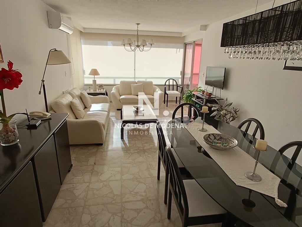 Hermoso apto en Península con vista al mar